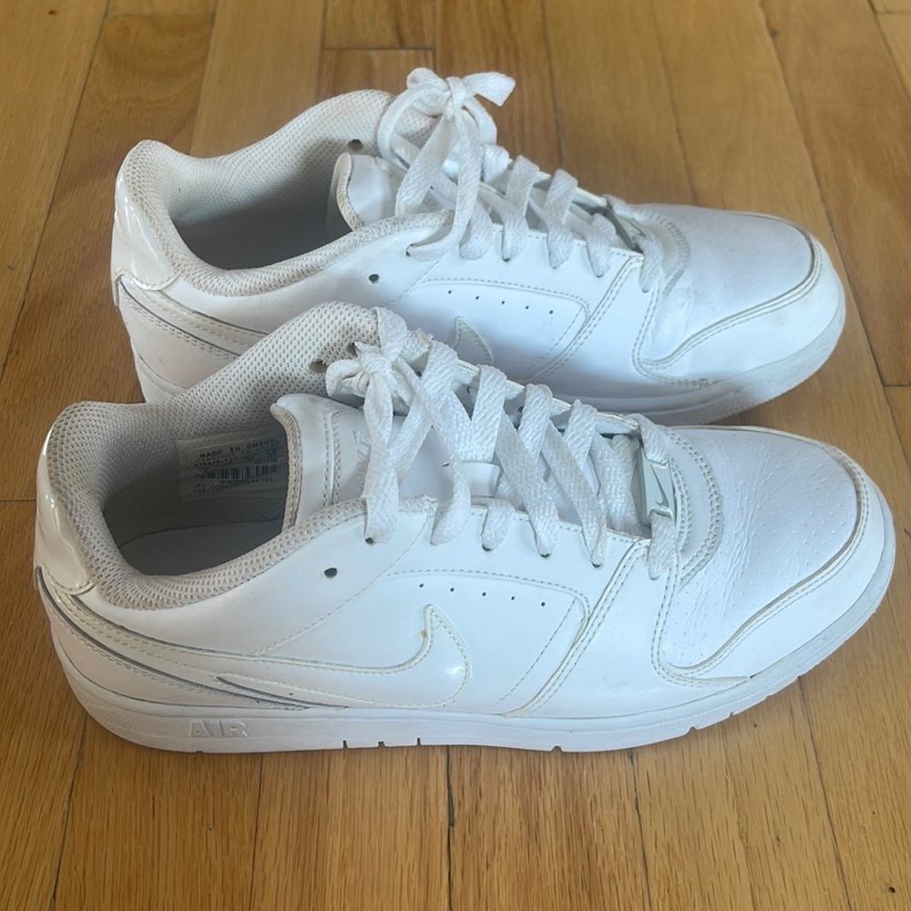 Womens White Nike Air Sneakers Size 8